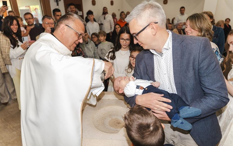 Kršteno šesto dijete obitelji Penavić